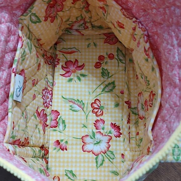 QK Quilted hand bag with beautiful bright colors - Picture 8 of 9